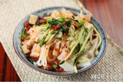 涼皮仿黃瓜絲被罰，漢堡配菜是否需要食品生產(chǎn)許可證？